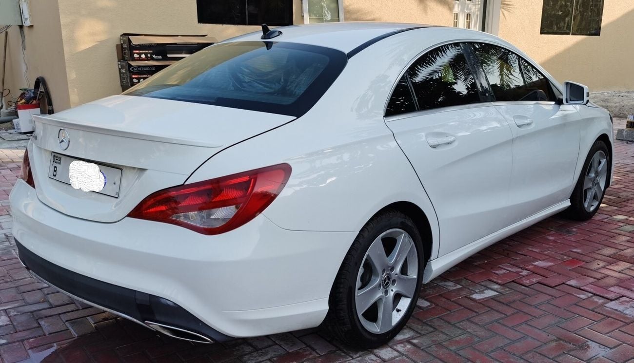 Mercedes-Benz CLA 250 Std 2.0L (221 HP)