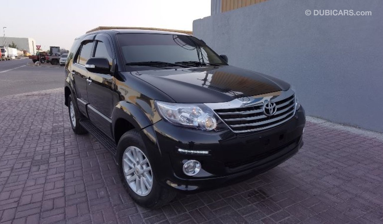 Toyota Fortuner SR5