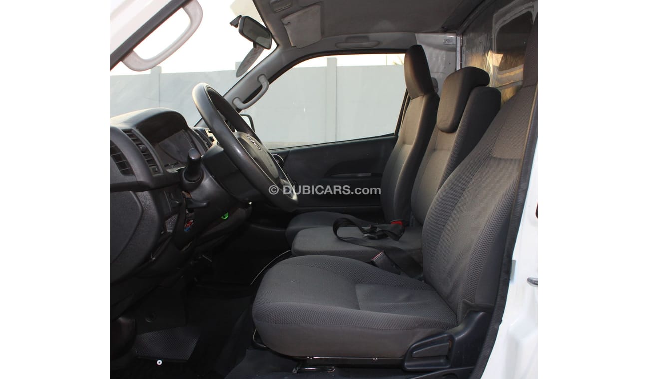 Toyota Hiace Toyota Hiace Van 2016 GCC in excellent condition without accidents, very clean from inside and outsi