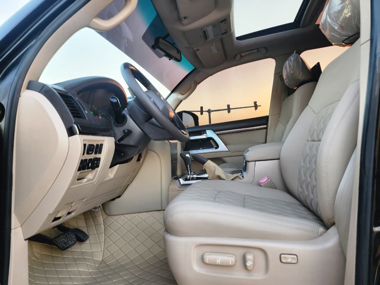 Toyota Land Cruiser GXR V8  MODEL 2012 UPGRADE 2024