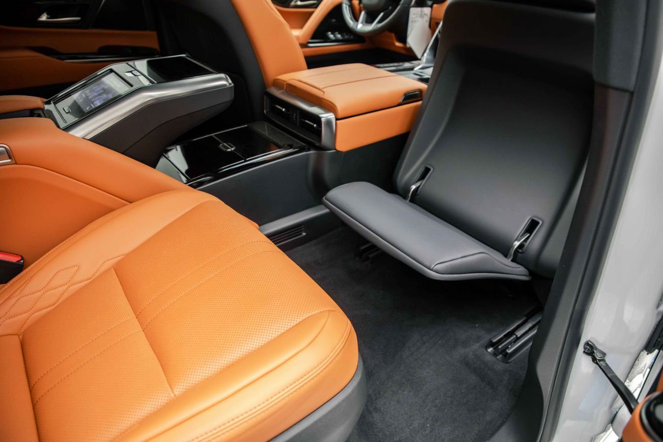 Lexus LX 600 VIP 3.5L - Sonic Quartz Inside VIP Sun Flair | Export Only