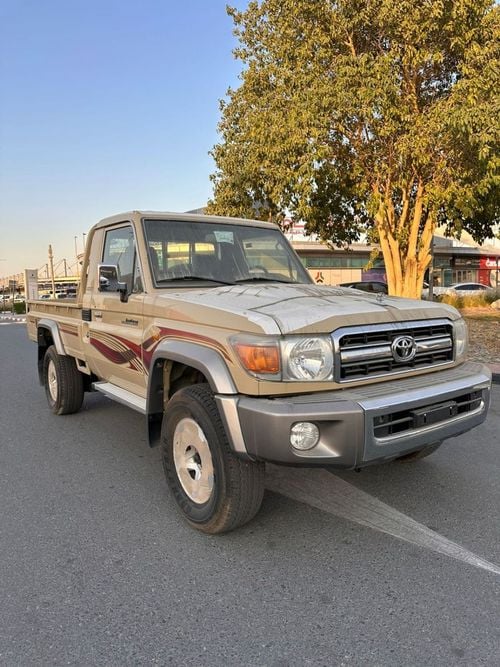 Toyota Land Cruiser Toyota Landcruiser petrol  4x4 II manual transmission II 2009