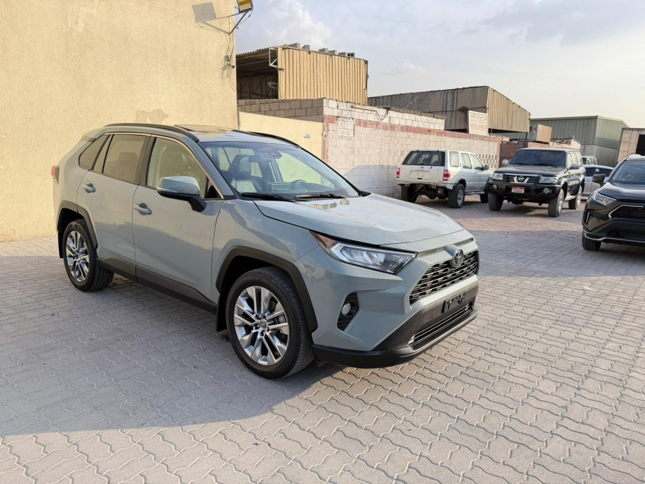 تويوتا راف ٤ XLE 2.0L