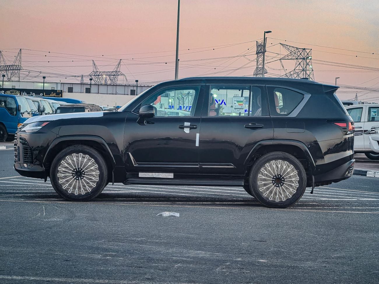 لكزس LX 700h VIP