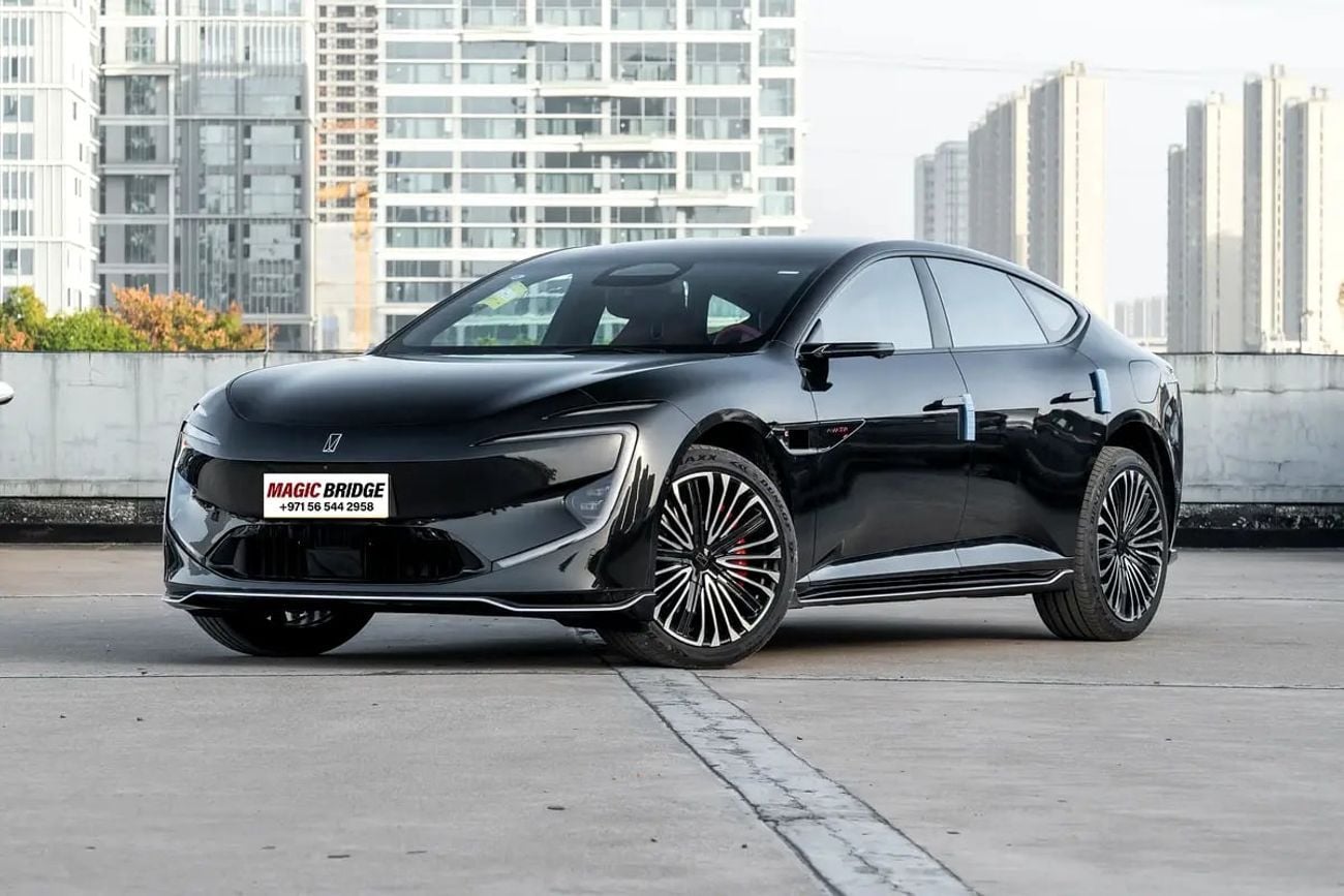 أفاتر 12 أفاتار 12 إي في ماستر 4WD - شركة سيارات كهربائية فاخرة