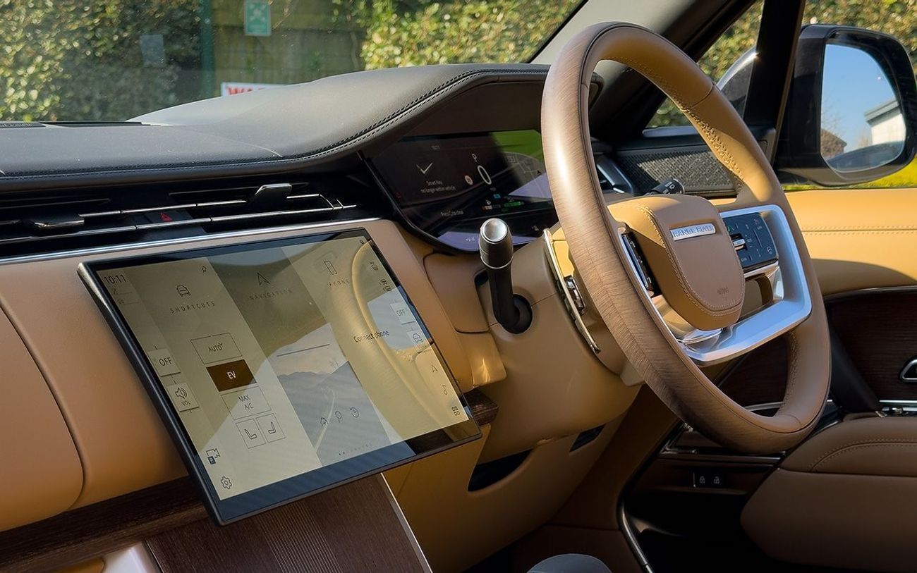 Land Rover Range Rover Autobiography 3.0L P460e LWB RIGHT HAND DRIVE