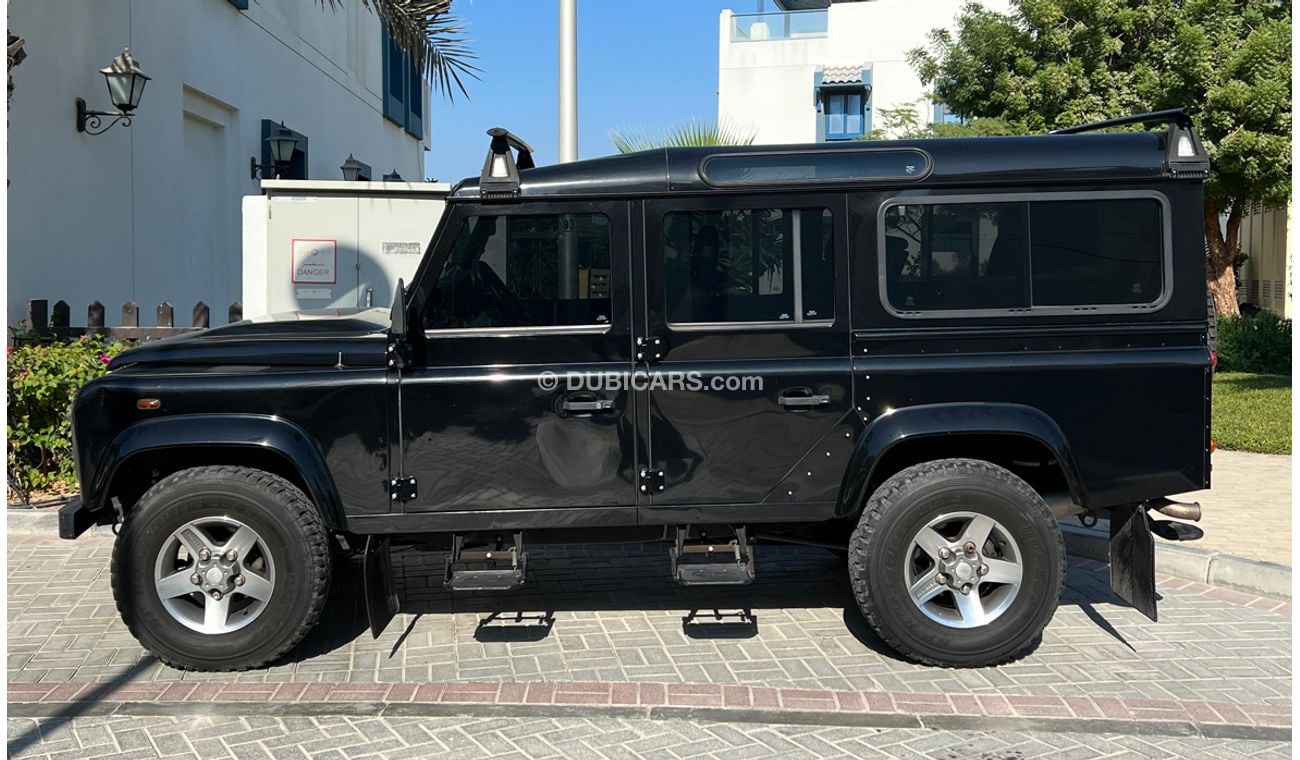 Land Rover Defender 110