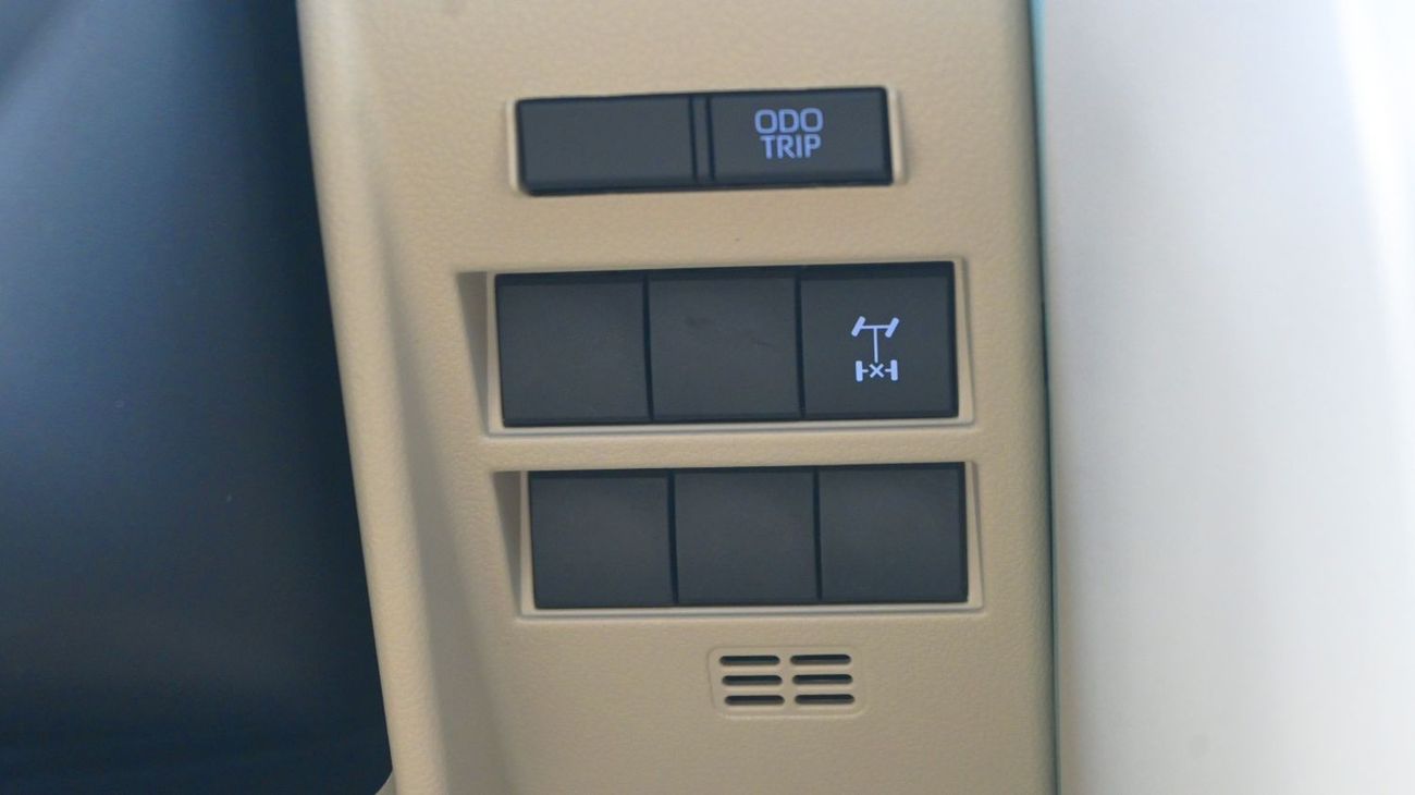 Toyota Land Cruiser GXR 3.5L