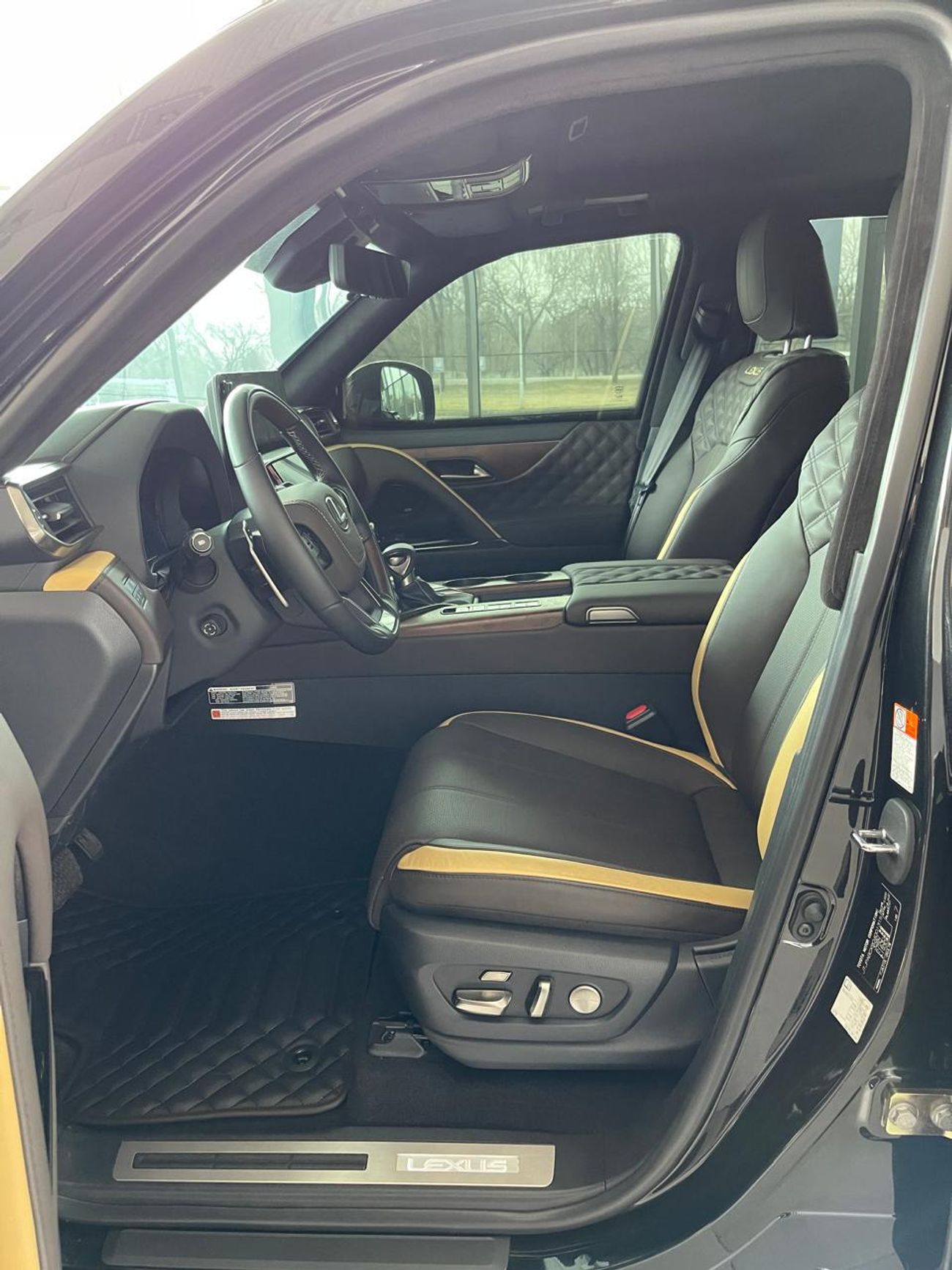 لكزس LX 500 Armored Vehicle B7+