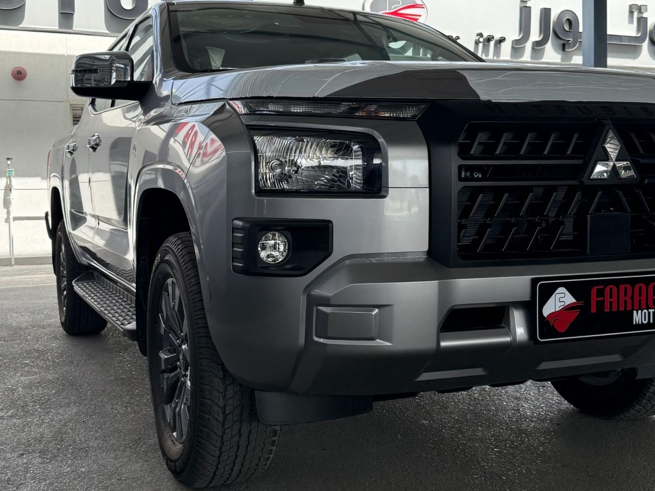 Mitsubishi L200 chrome package 4x4 M/T 18 inch alloy rims **EXPORT ONLY**التصدير فقط خارج الخليج**