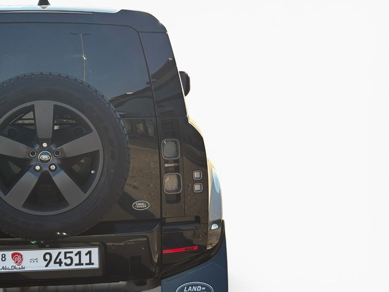 Land Rover Defender P400 90 HSE 3.0L (5 Seater) I6 TURBO A/T | 2021 | GCC SPECS | AED 3,350 per month