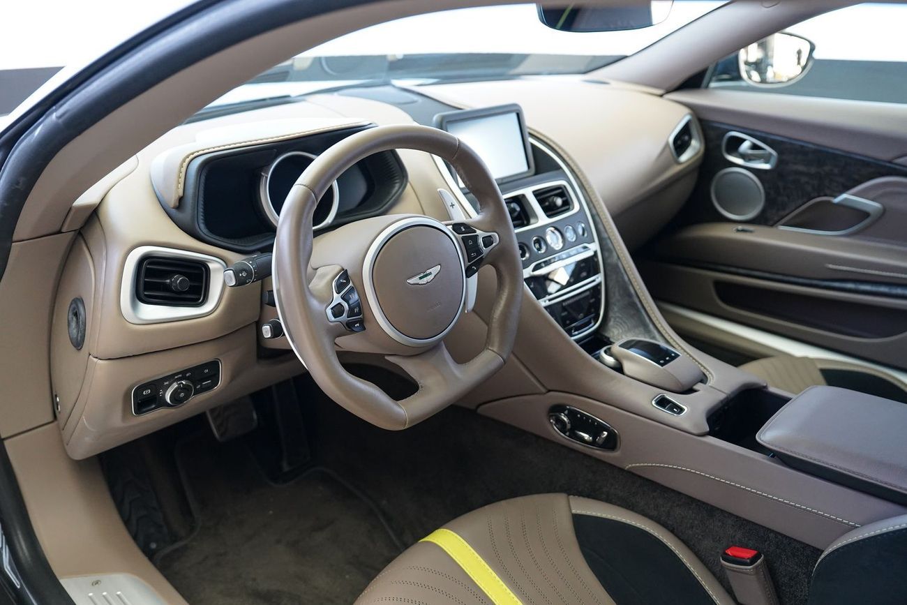 Aston Martin DB11 AMR 5.2L