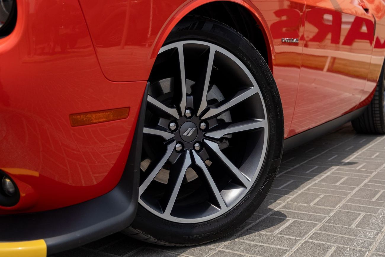 Dodge Challenger R/T Plus 5.7L (372 HP)