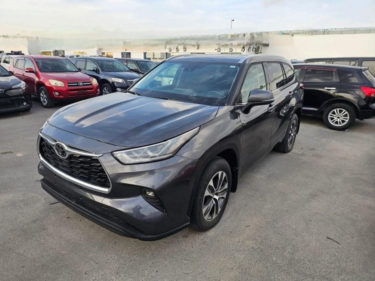 Toyota Highlander XLE-Non Hybrid-3.5L-AWD-LHD-American specs-6 Cylinders-petrol-Automatic-7 Seats-5 Doors