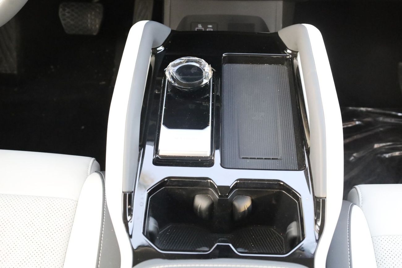 Chery iCar 03 CHERY_iCAR_eQ3_MODEL_2024_RANGE_472KM_AVAILABLE_SILVER_GREEN