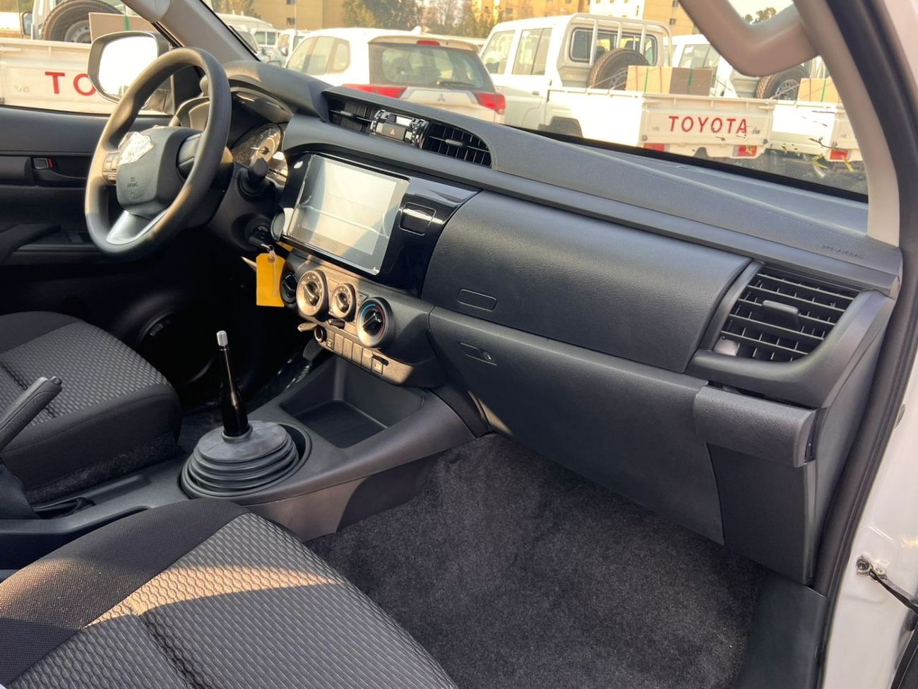 تويوتا هيلوكس 2025 Toyota Hilux Double Cabin Pickup Power Window 2.4L 4-Cyl Turbo Diesel M/T 4x4 Only For africa