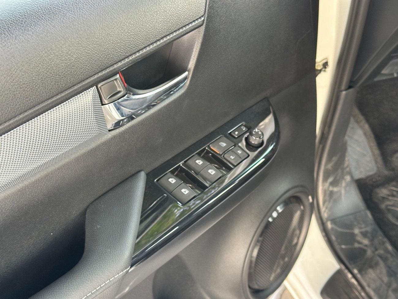 تويوتا هيلوكس GR Sport 4.0L