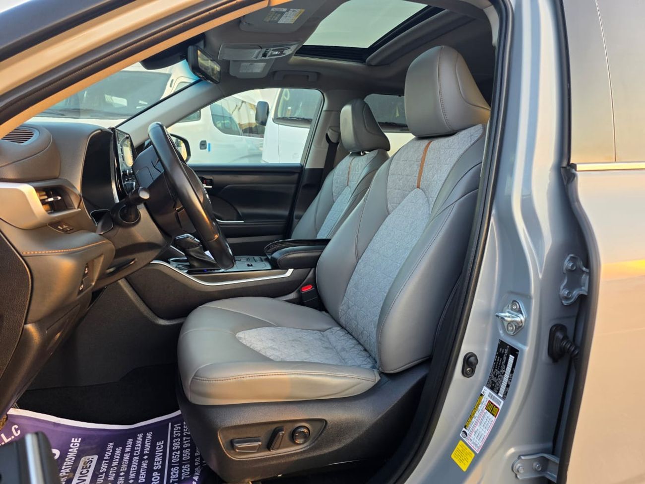 Toyota Highlander 2.5 Hybrid ( Bronze Edition) Sunroof, Push button, Trunk automatic and with spacial interior leather