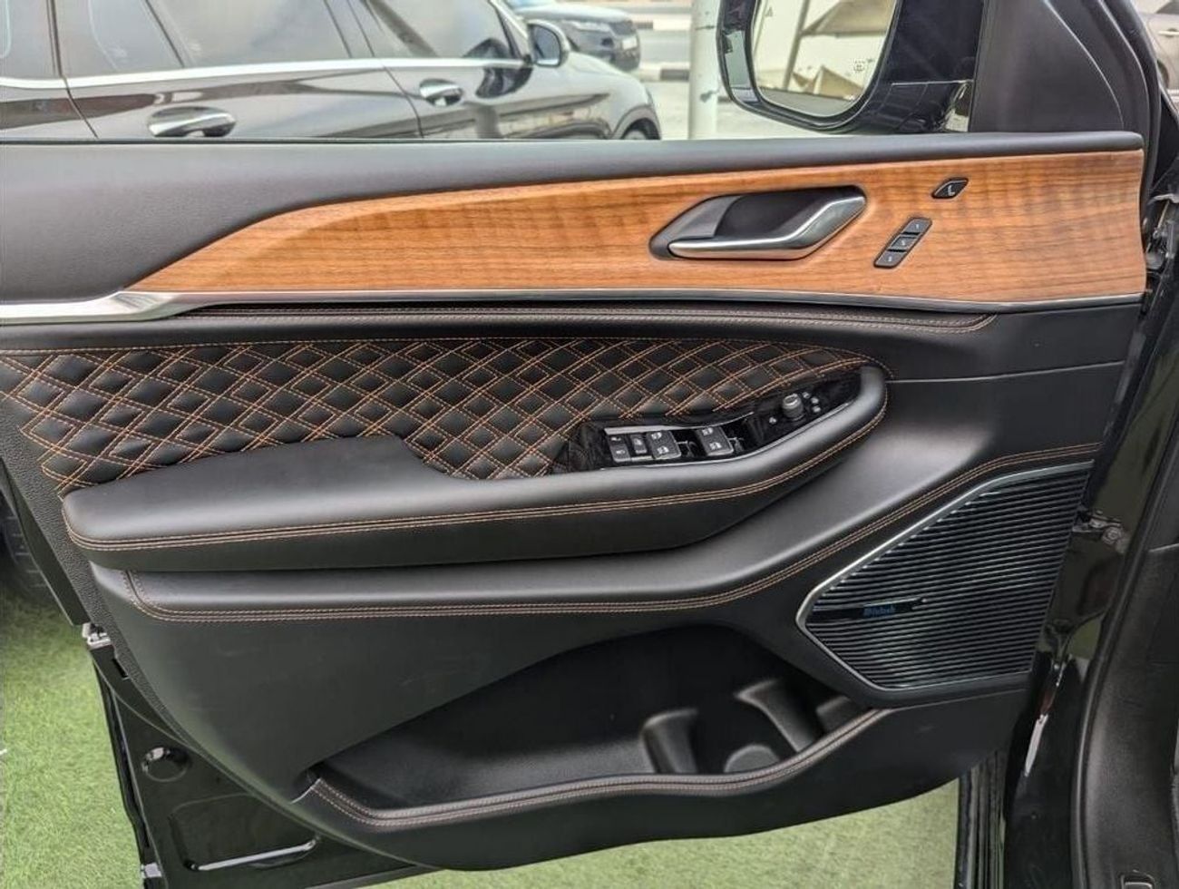 جيب جراند شيروكي Summit Reserve 5.7L JEEP GRAND CHEROKEE SUMMIT 2024 V8 engine 5.7L zero kilometer American clean car