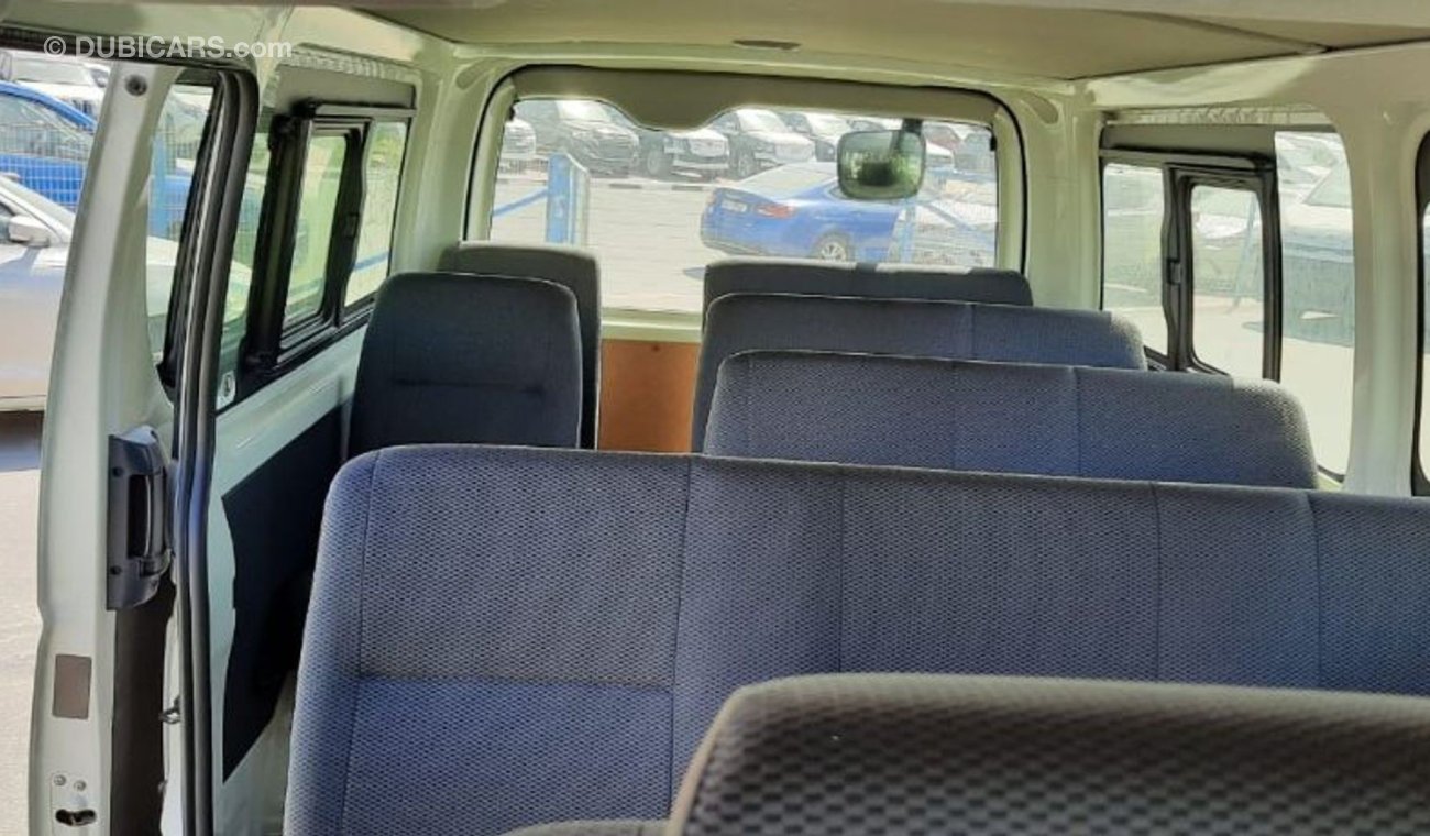 تويوتا هاياس TOYOTA HIACE 2.5L DISEL 15 SEAT WHIT AIRBGE & ABS