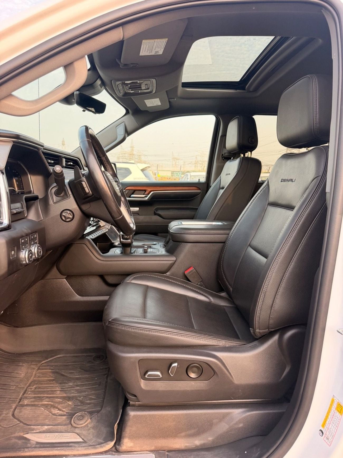 جي أم سي سييرا Full option sunroof, 360 cameras, leather electric seats 2022
