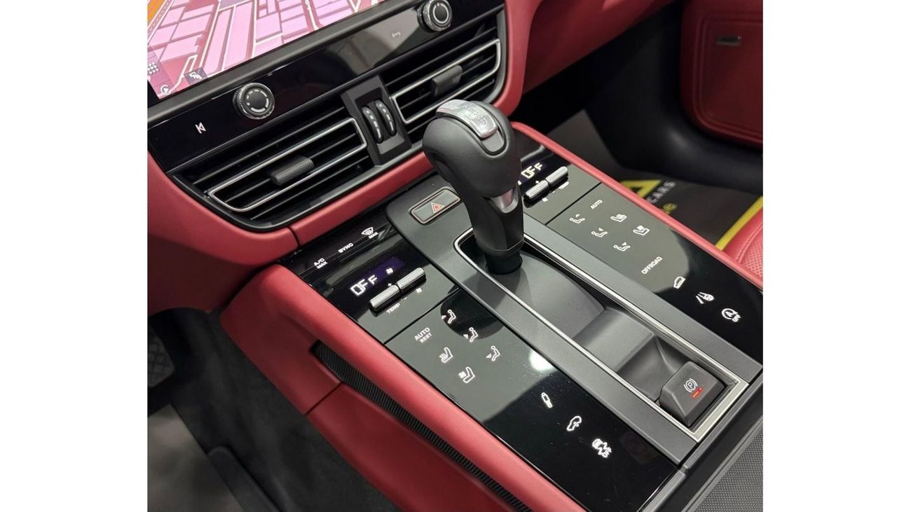 Porsche Macan Base 3.0T *Appointment Only* 2024 Porsche Macan S, 5 Years Porsche Warranty, Full Options, Very Low