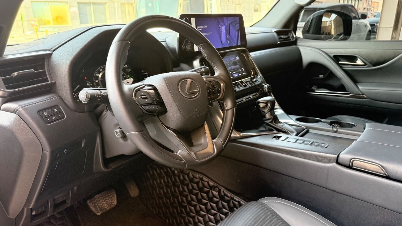 Lexus LX600 SIGNATURE