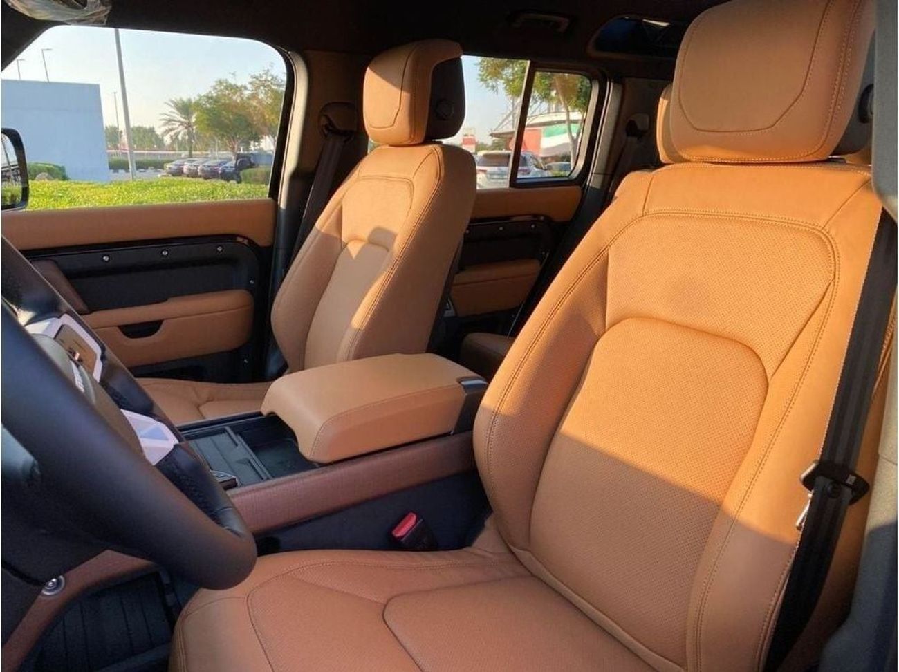 Land Rover Defender 110 HSE P400 3.0L GCC SPEC BRAND NEW UNDER WARRANTY AND SERVICE CONTRACT