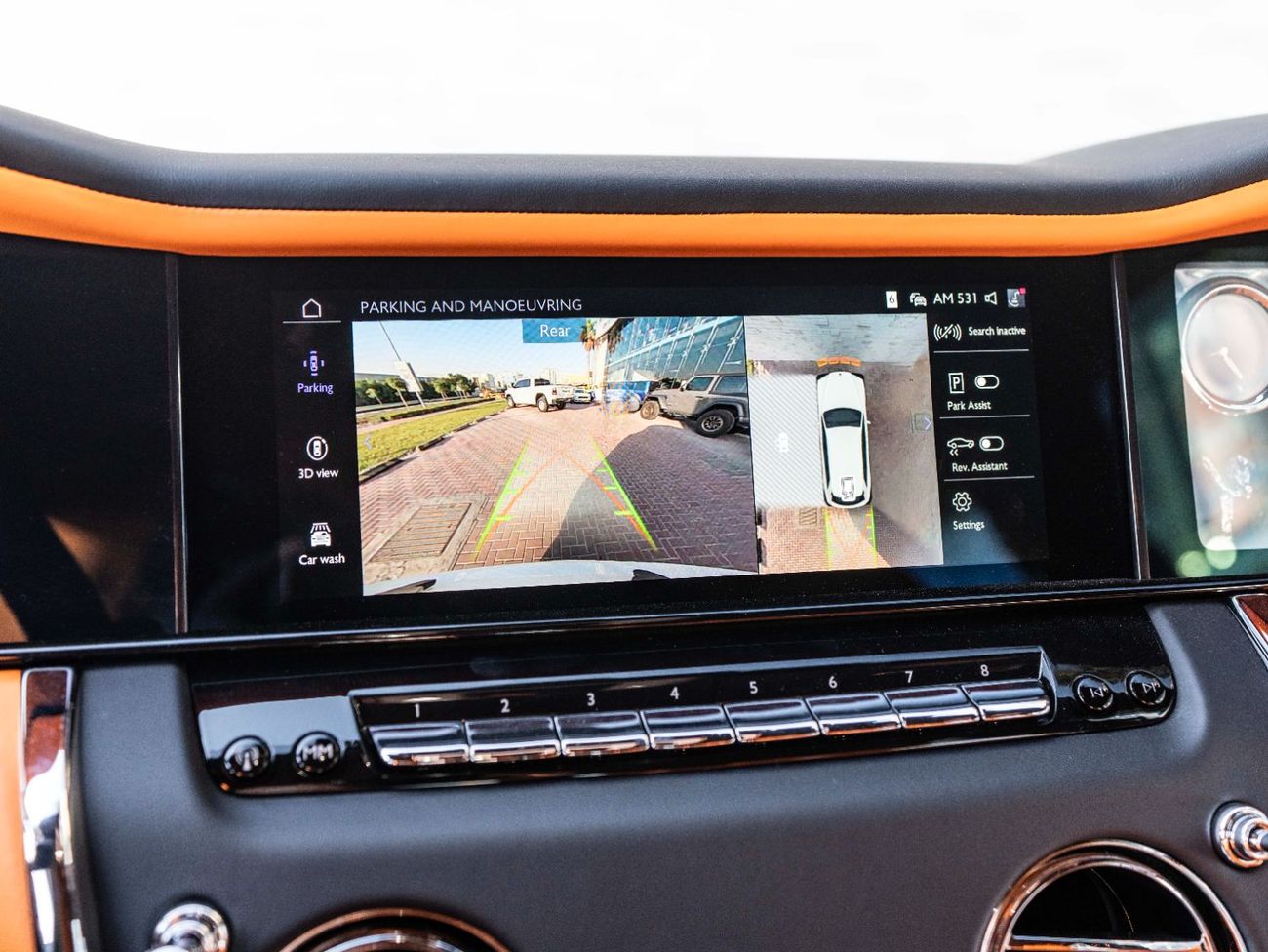 Rolls-Royce Cullinan Silver Badge