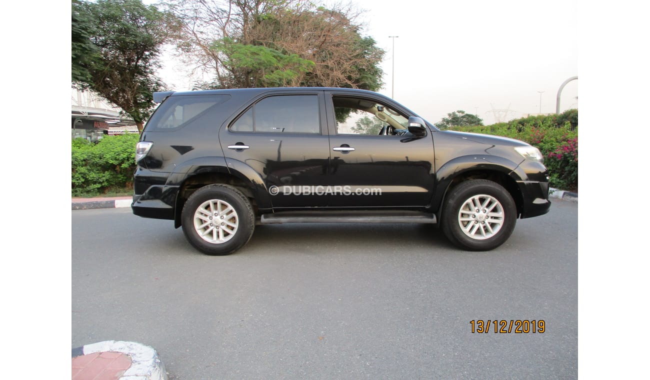 Toyota Fortuner toyota fortuner 2014 TRD sport gulf space only 103000 km full options with orginal leather seat ,2 r