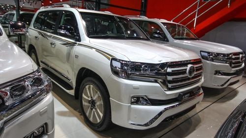 تويوتا لاند كروزر VXS  White Edition 5.7