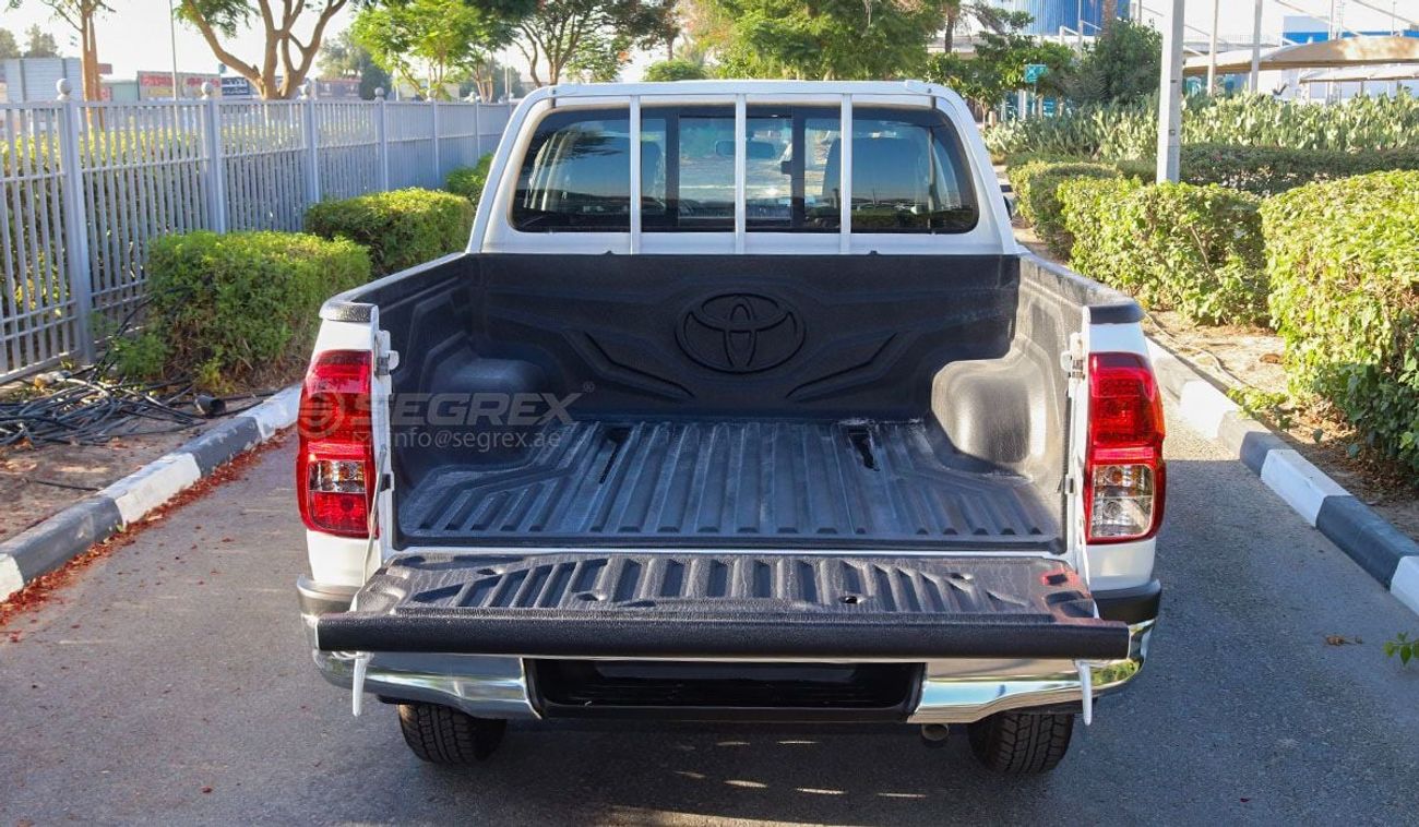 Toyota Hilux DC . 2.7L . Petrol . 4WD . 6-Speed Automatic . 5 Seats . 4 Doors For Export