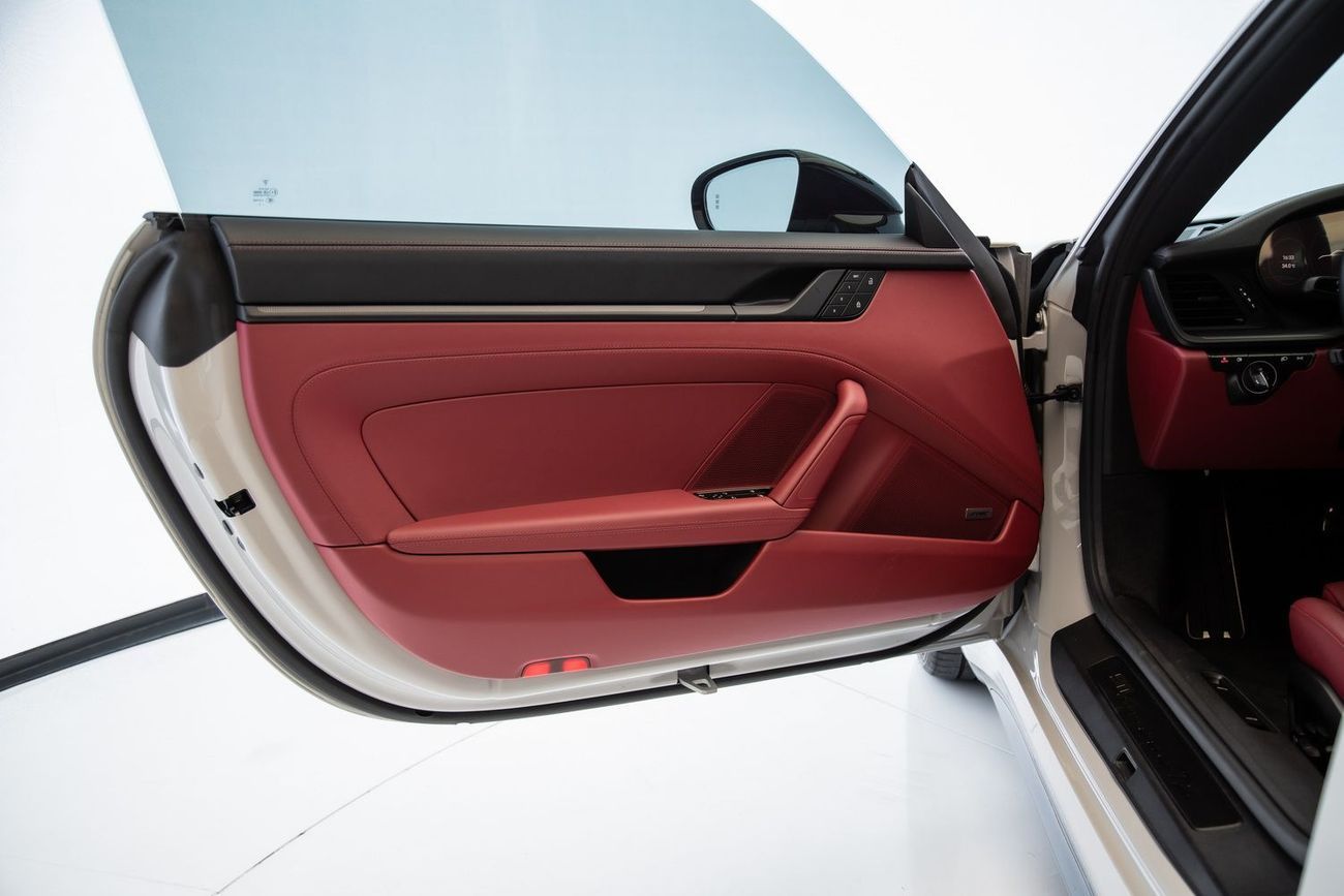 Porsche 911 Carrera GTS 3.0L (450 HP) Coupe