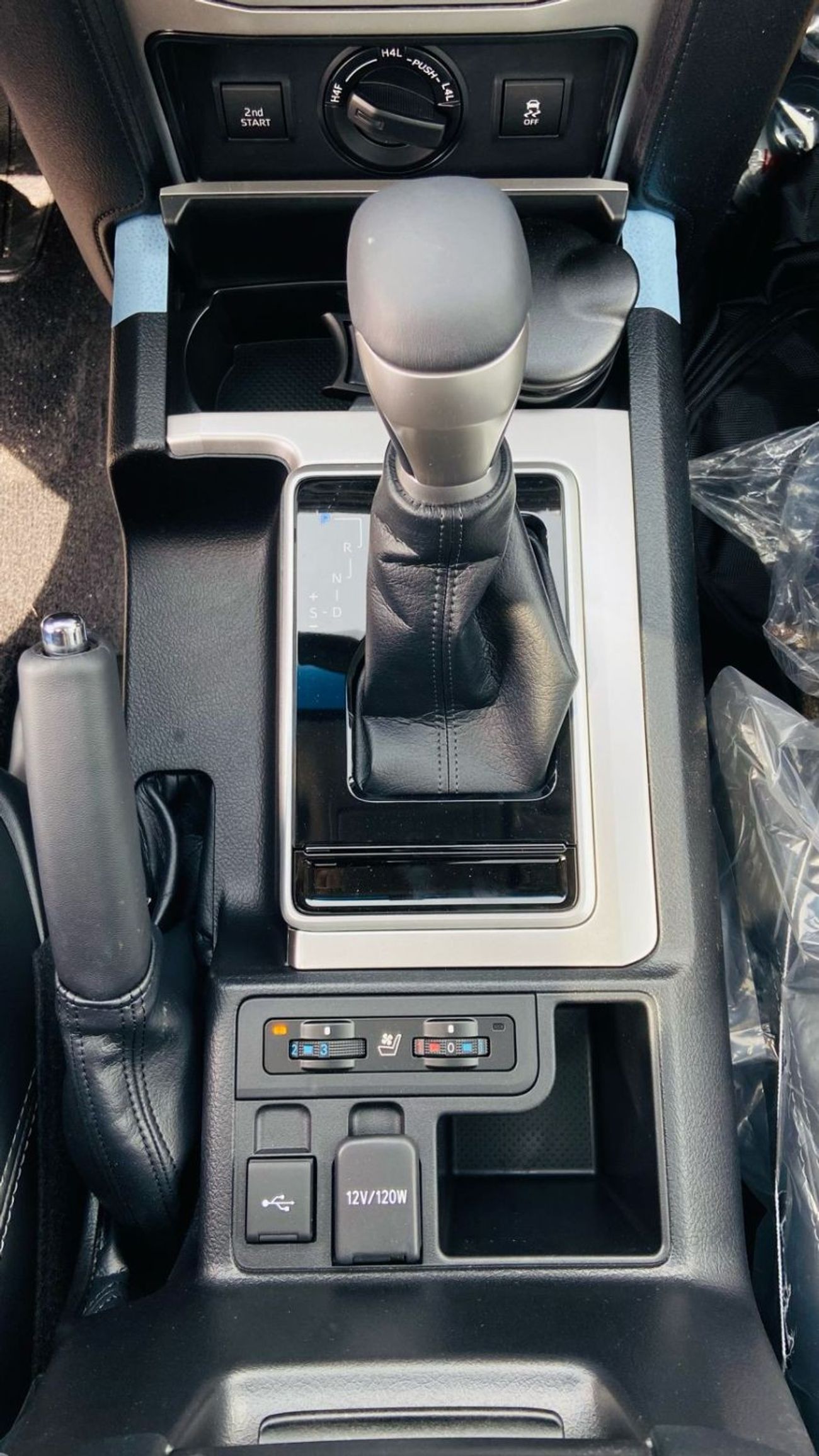 Toyota Prado 2023 Toyota Prado 2.7L V4 Petrol Europe Specs Full Options with Leather Seats, Sunroof and Cool box