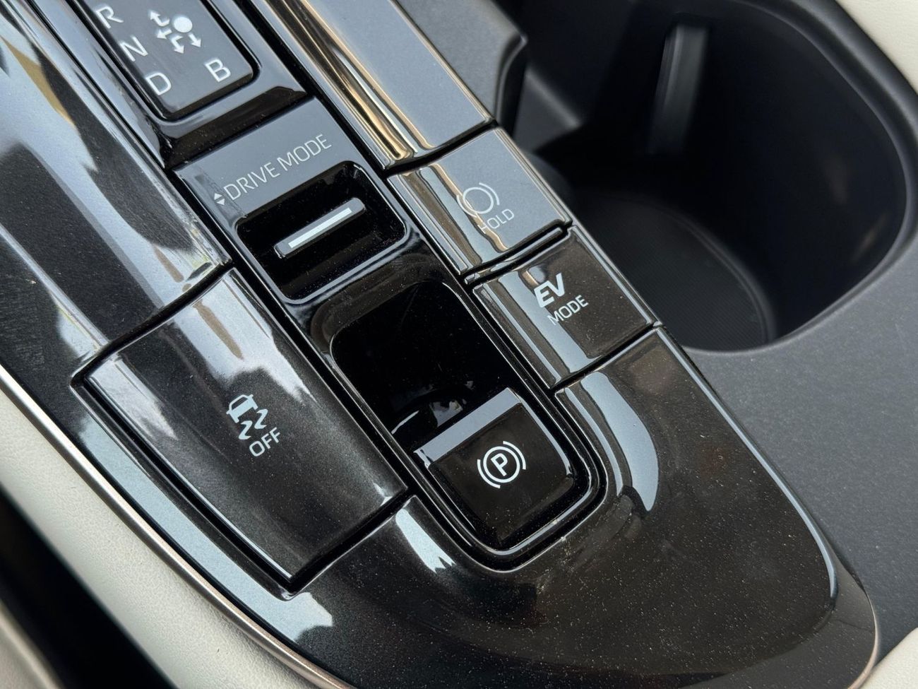 تويوتا كراون TOYOTA CROWN 2026 GCC 2.5L HEV