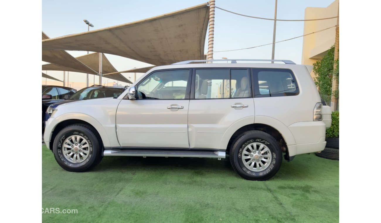 Mitsubishi Pajero Gulf - without accidents - alloy wheels - back wing - excellent condition, you do not need any expen