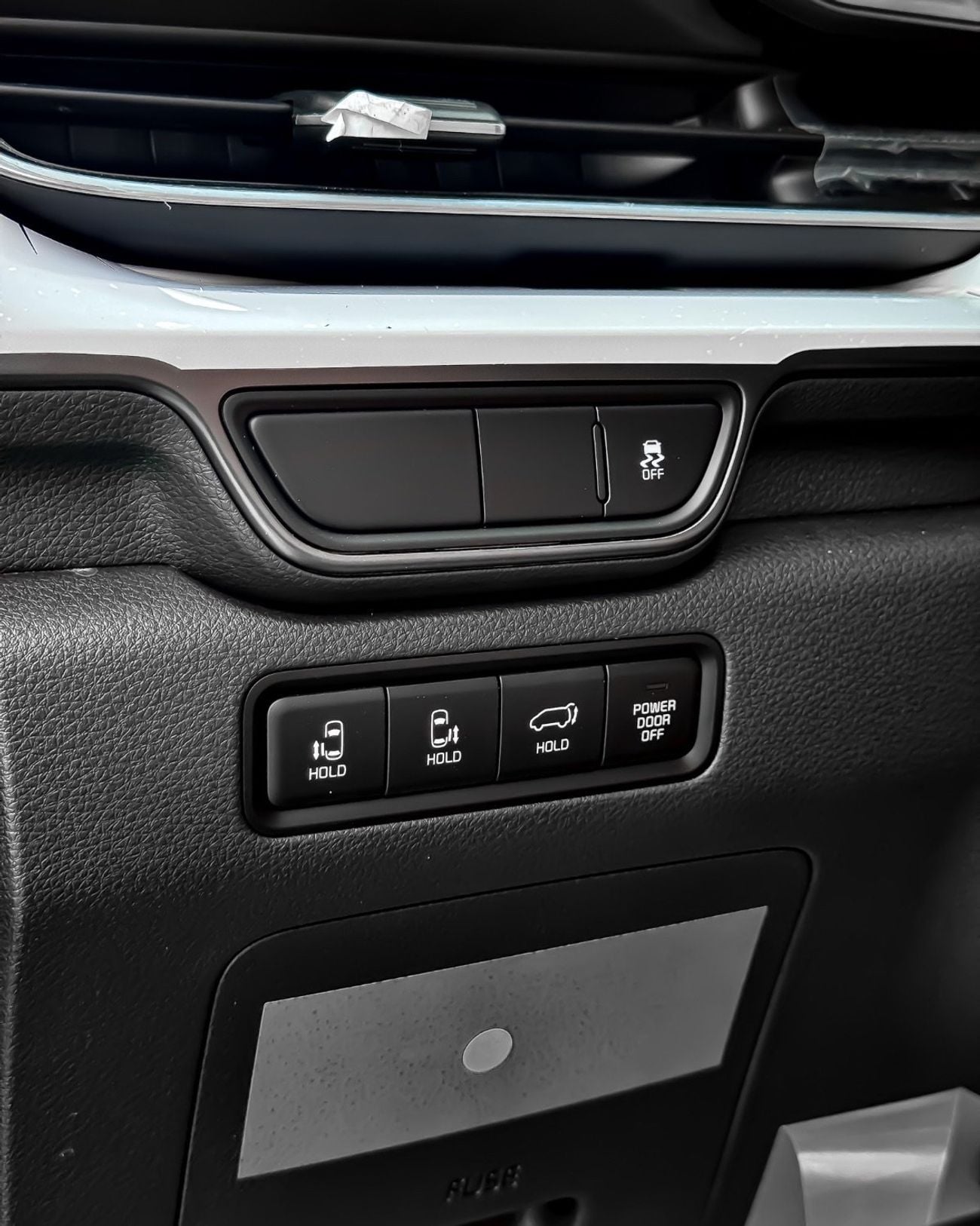 Kia Carnival   KIA CARNIVAL (HEV ) 1.6T GCC specs - 2026 MODEL ( only for EXPORT)