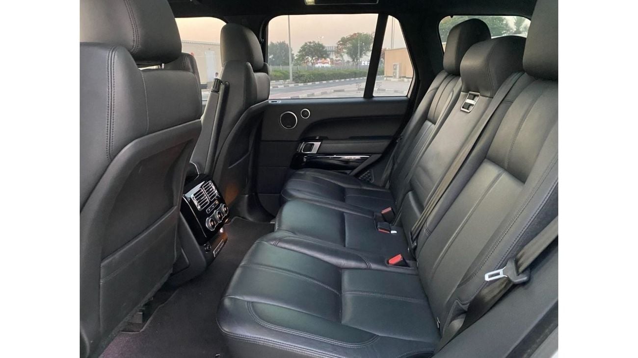 لاند روفر رينج روفر GCC SPEC NEAT AND CLEAN