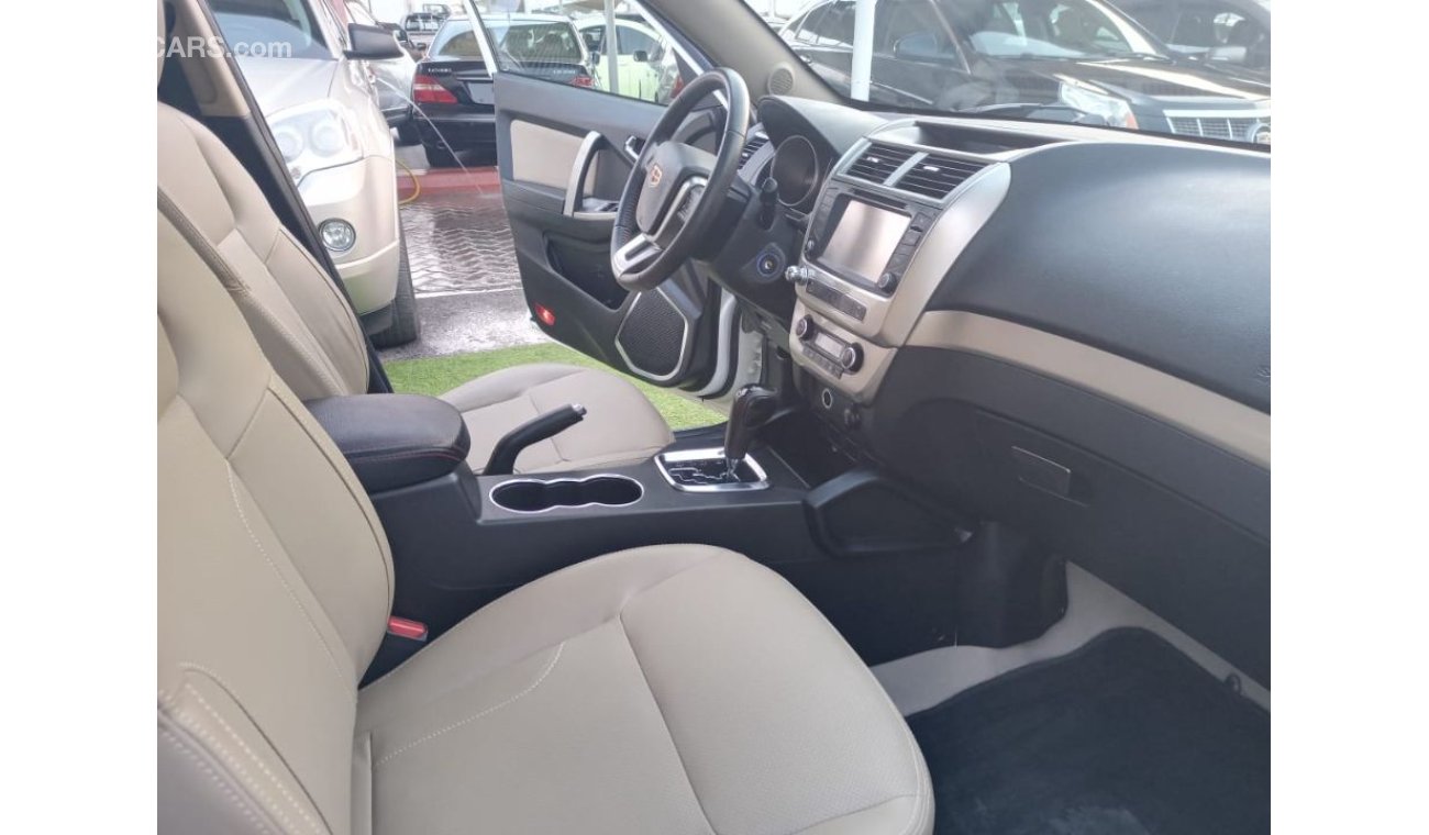 جيلي إمجراند اكس7 موديل 2015  فتحة مثبت سرعة تحكم رنجات حساسات بحالة ممتازة لاتحتاج لأى مصاريف