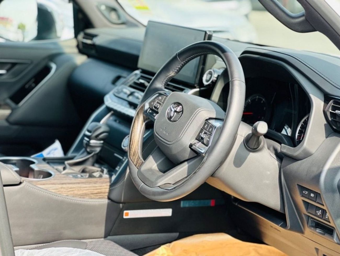 Toyota Land Cruiser Lc 300 sahara top of the range