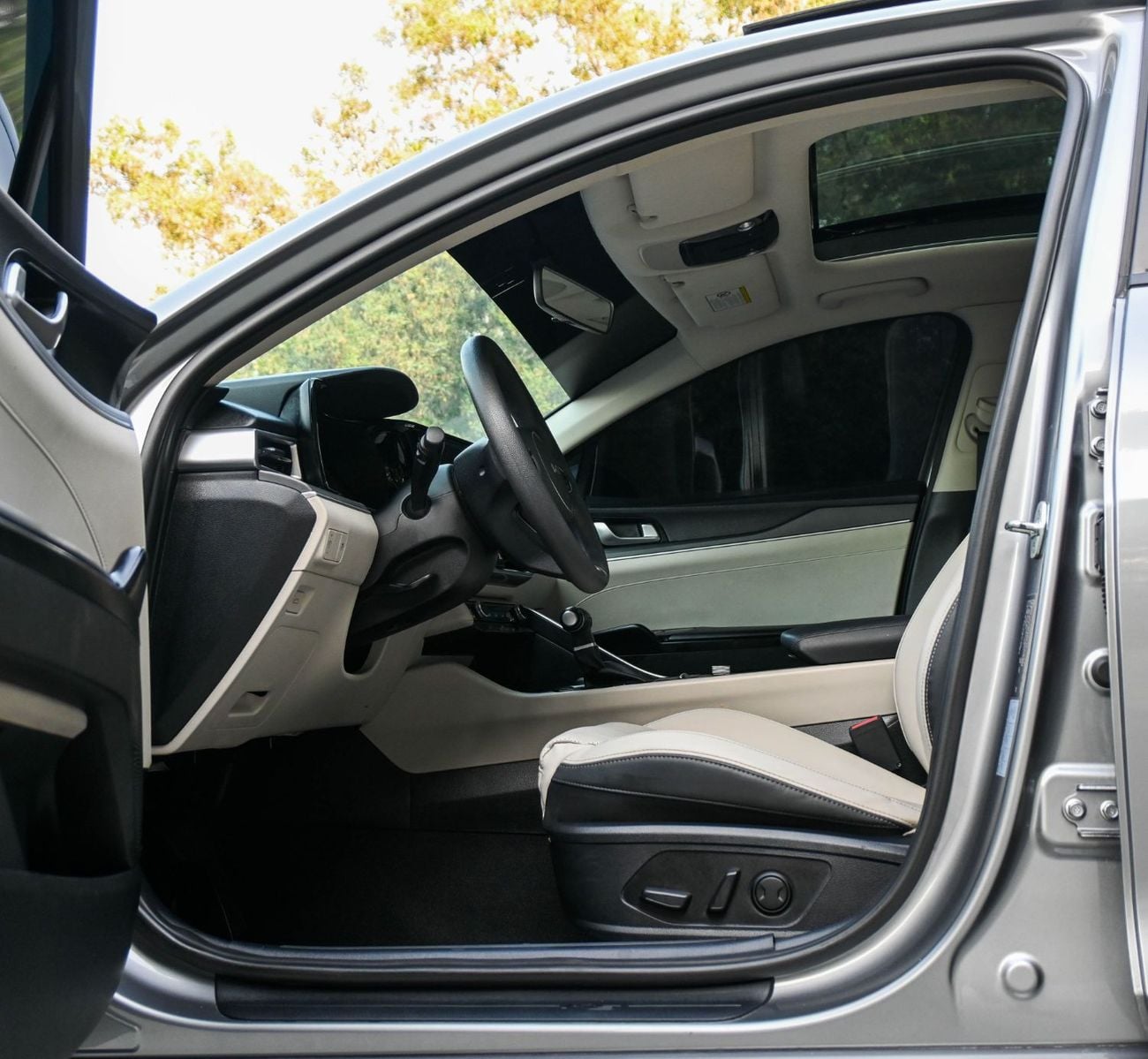 Kia K5 2.5L GDI EX Kia K5 2.5L, 2022 GCC, Full Option, Accident-Free Excellent Condition 1418 AED Monthly