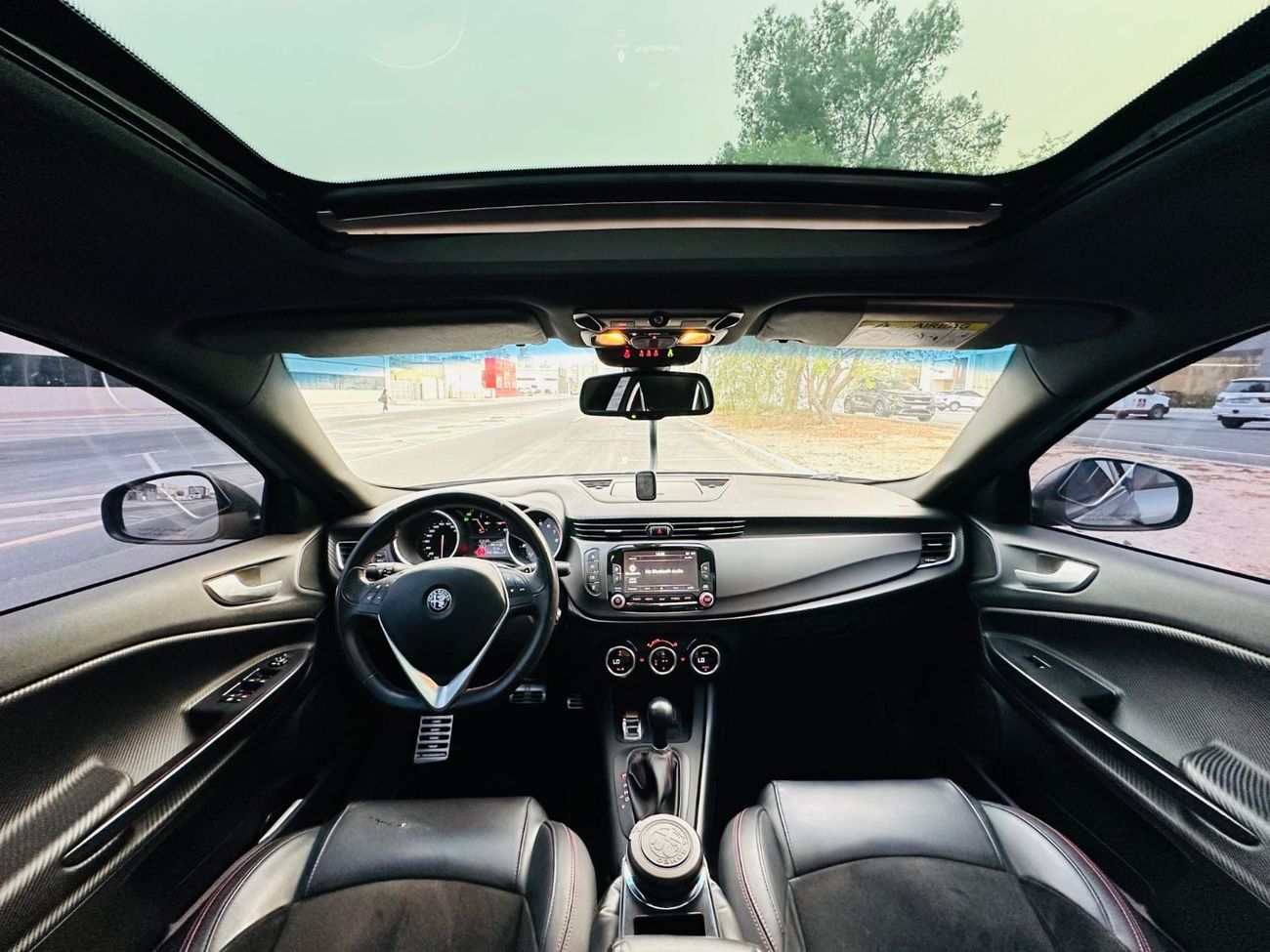 ألفا روميو جوليتا Veloce AED 710 PM | ALFA ROMEO GIULIETTA 1.8 TC I4 | GCC | 0% DP | WELL MAINTAINED | STYLING EXTERIO