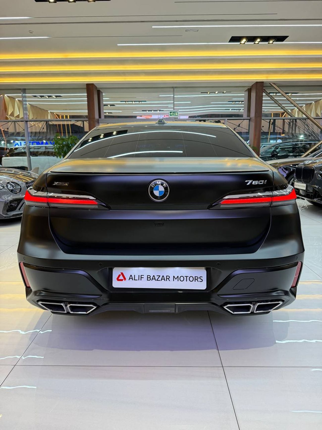 بي أم دبليو 760i 4.4L · 8 Cyl · Automatic · Petrol · Sedan · All Wheel Drive · 5 Seats · 4 Door