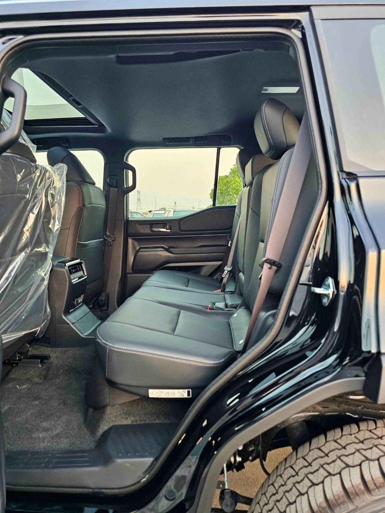 Toyota Prado ALL ROUNDER TURBO 2.4L PETROL ALL ROUNDER TURBO / 2.4L PETROL V4 / SUNROOF / DIFFLOCK / COOL BOX (CODE#PPARY)