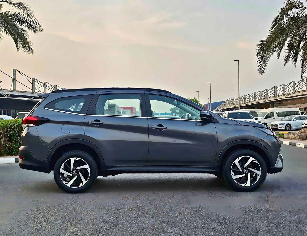 تويوتا راش EX GCC/LEATHER SEATS/NON ACCIDENT/1.5L V4/ EXPORT ONLY / LOT#006559