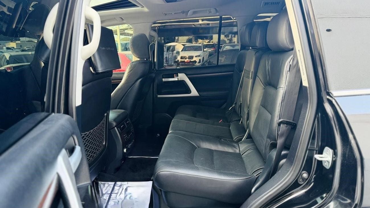 Toyota Land Cruiser SAHARA | MODIFIED TO LC300 | SUNROOF | PUSH START | POWER & MEMORY SEATS | 4.5L DIESEL | AUTO | COOL