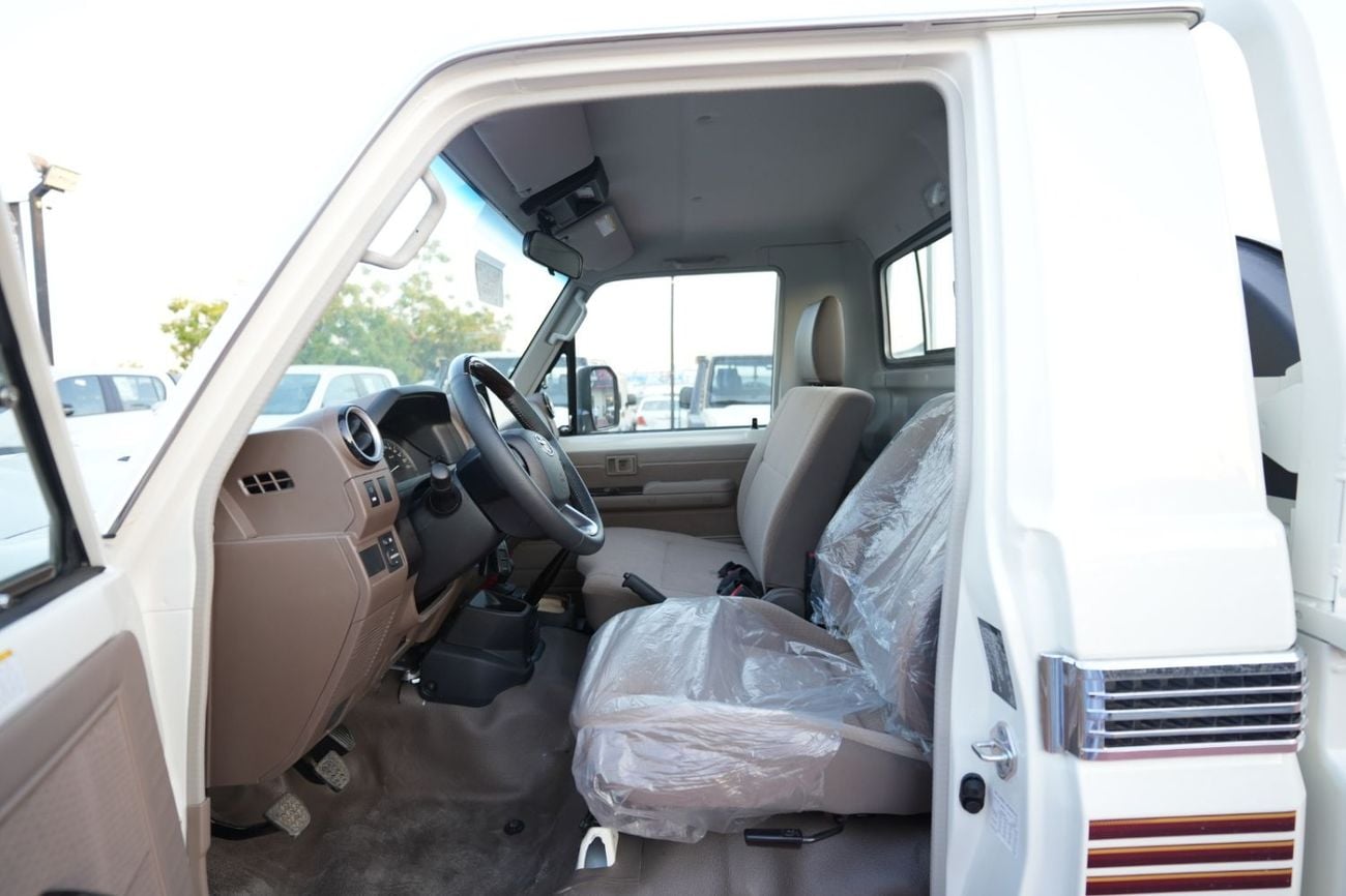 Toyota Land Cruiser Pick Up TOYOTA LAND CRUISER 79 SINGLE CAB PICKUP PETROL 4.0L V6 4WD MT MODEL 2025 WINCH DIFF-LOCK