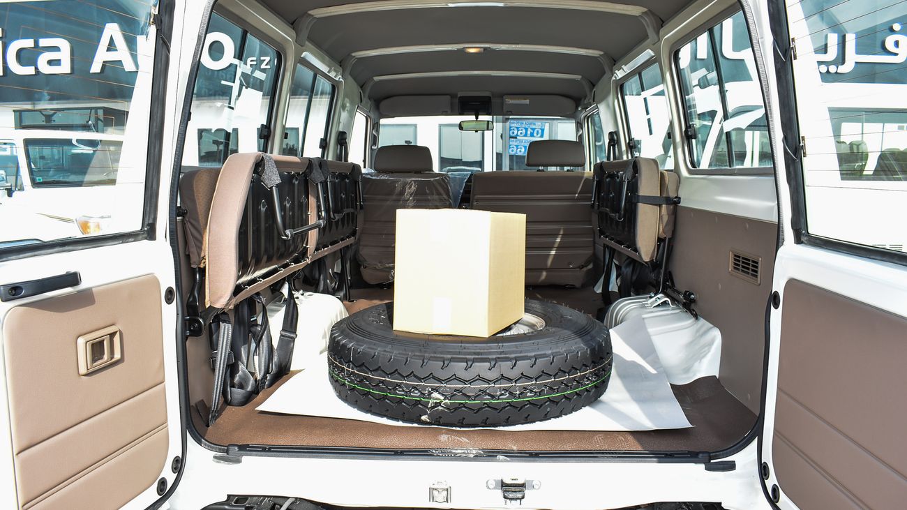 تويوتا لاند كروزر 70 4.0L V6 Petrol