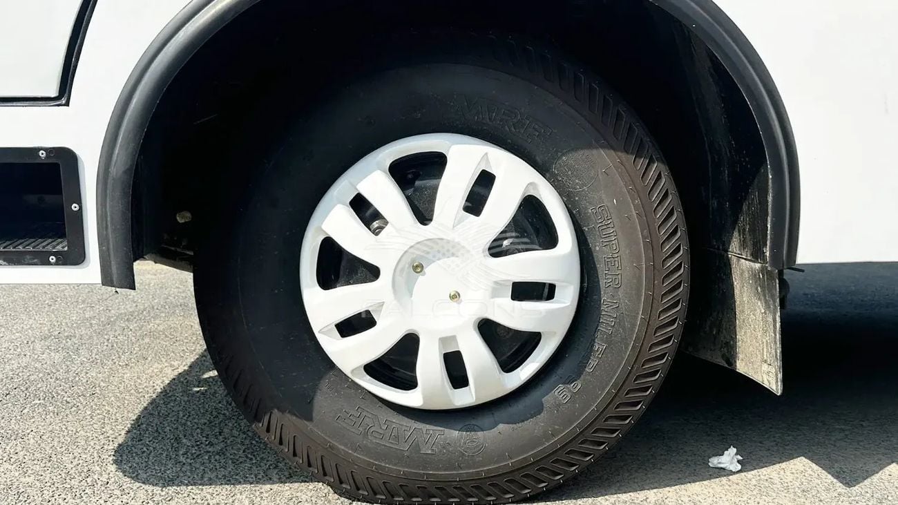 SML Isuzu S7 Bus SML-Isuzu S7 Bus 3455cc 47-SEATER AC Diesel MT