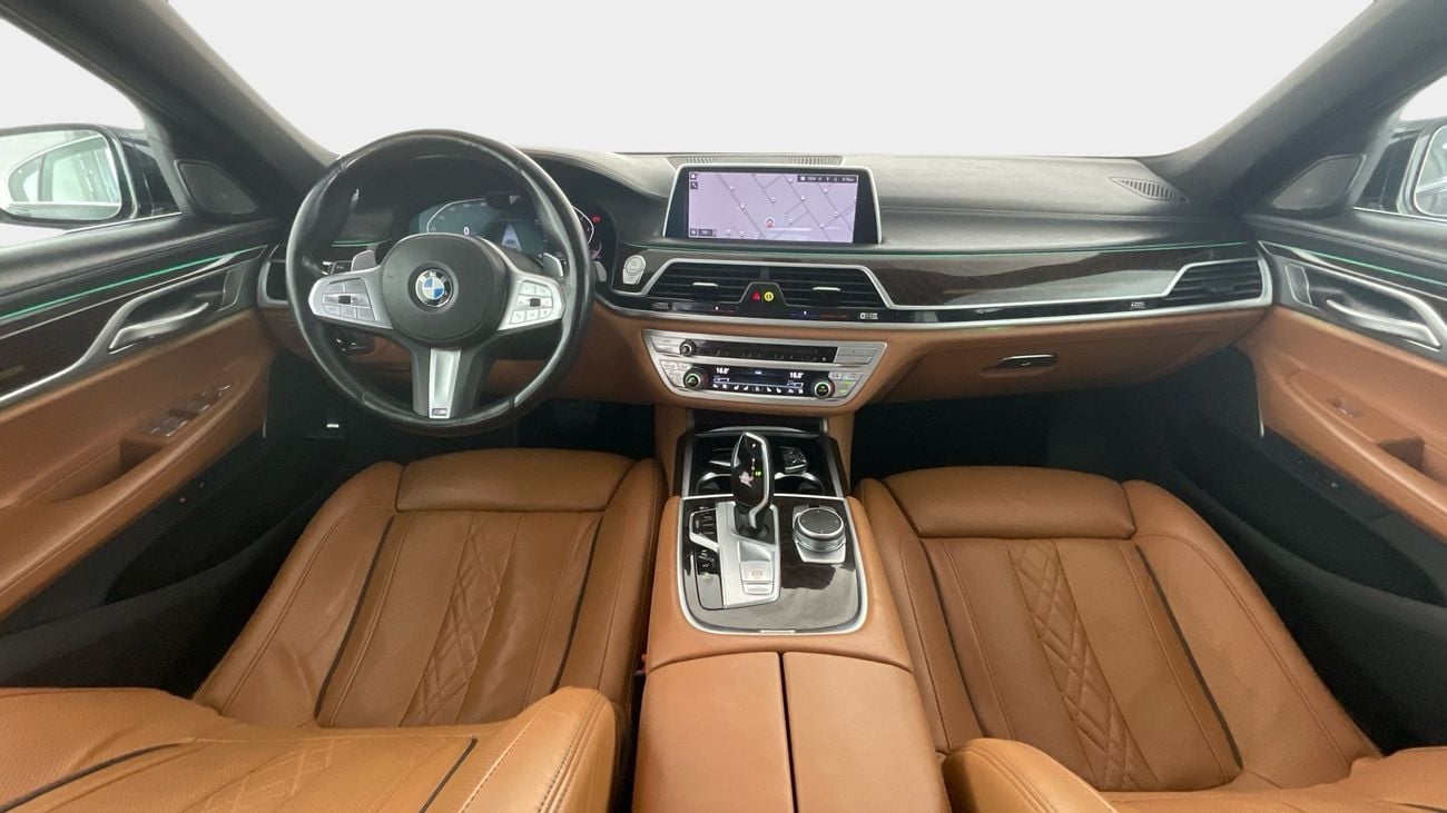 بي أم دبليو 730Li Pure Excellence | شامل الضمان | 0 ﺪﻔﻋﺓ ﺃﻮﻟﻯ